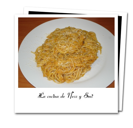 Spaghetti con ragú de carne y zanahorias